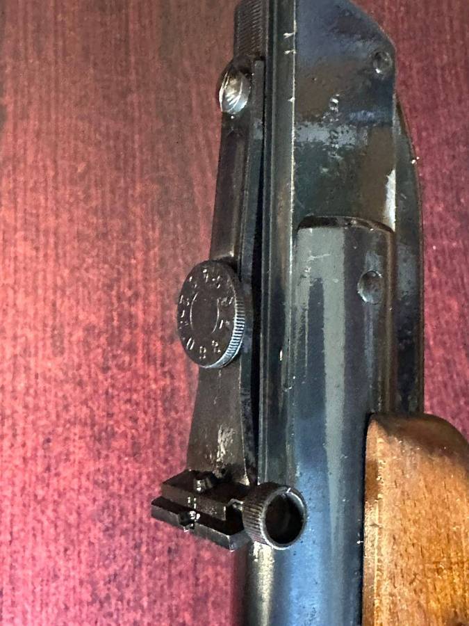 Gecado model 35 air gun,made in Germany. This rifle is in very good and working condition. Total len
