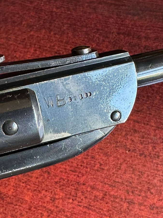 Gecado model 35 air gun,made in Germany. This rifle is in very good and working condition. Total len