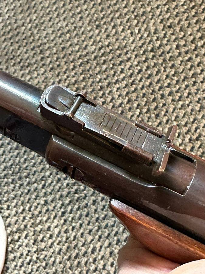 Gecado model 25 air rifle,made in Germany. Complete and good working condition. Total length 97cm.