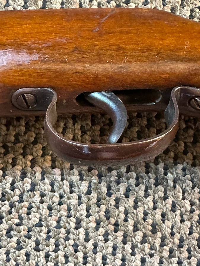 Gecado model 25 air rifle,made in Germany. Complete and good working condition. Total length 97cm.