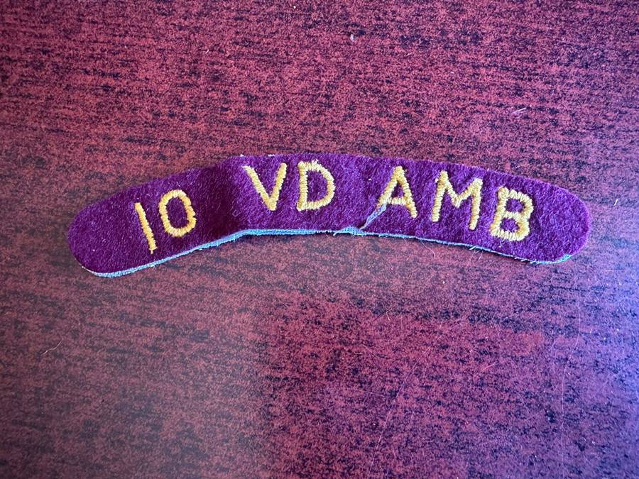 10 Veld Ambulans cloth title.