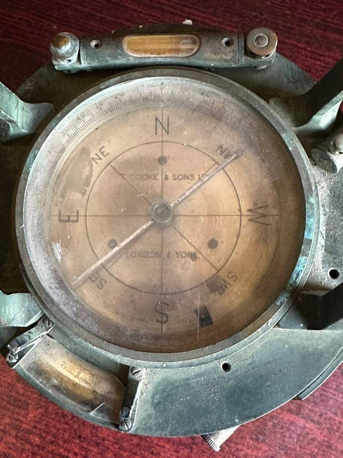 Large Antique Edwardian 1910 solid brass T. Cook & sons Ltd Surveyor's compass. Diameter at top 15cm