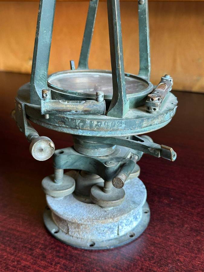 Large Antique Edwardian 1910 solid brass T. Cook & sons Ltd Surveyor's compass. Diameter at top 15cm