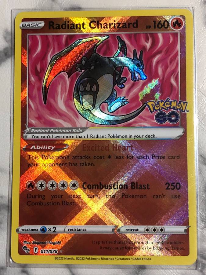 Radiant Charizard HOLO 011/078 Sword & Shield Pokémon GO trading card
