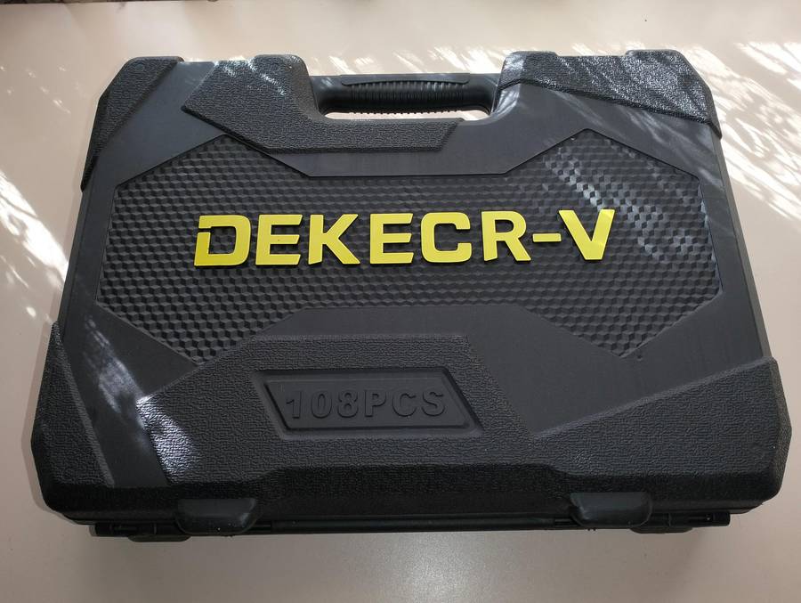 108 pieces 1/4" & 1/2"DR. Socket & bit set