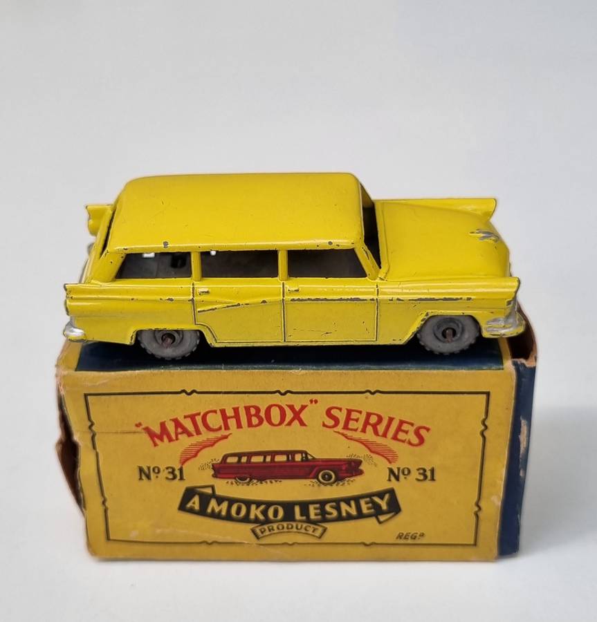 Matchbox Lesney 31A American Ford Station Wagon Original Box
