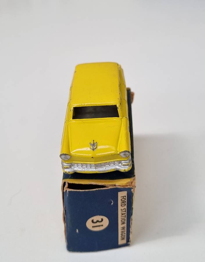 Matchbox Lesney 31A American Ford Station Wagon Original Box