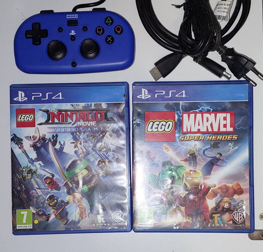 PS4 Console + 2 Lego Games
