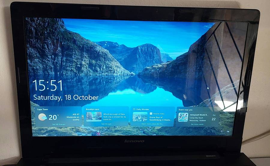 Lenovo i3 Laptop + Charger