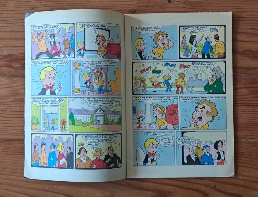 Harvey Comics Richie Rich #93 91995)RSA South Africa Print rare vintage old retro classic comic book