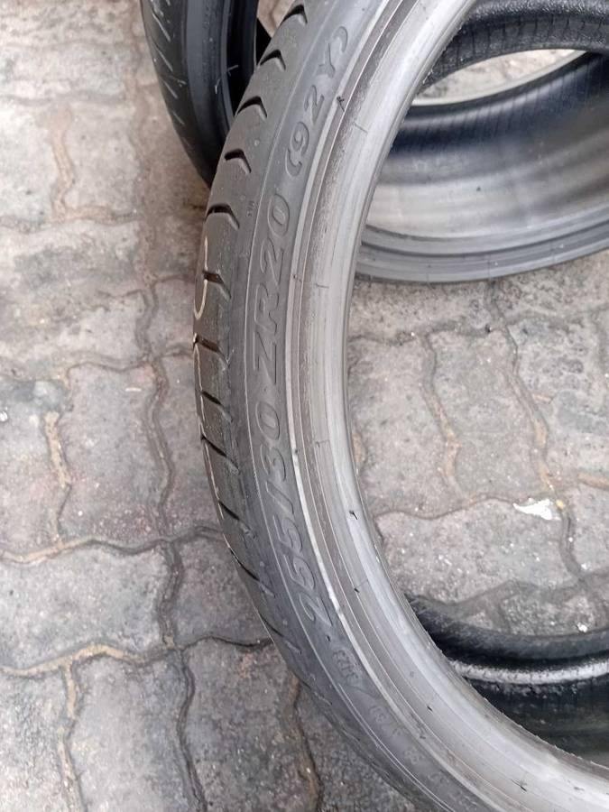 255/35/20 × 2 Pirelli Pzerro tyres. 80% life