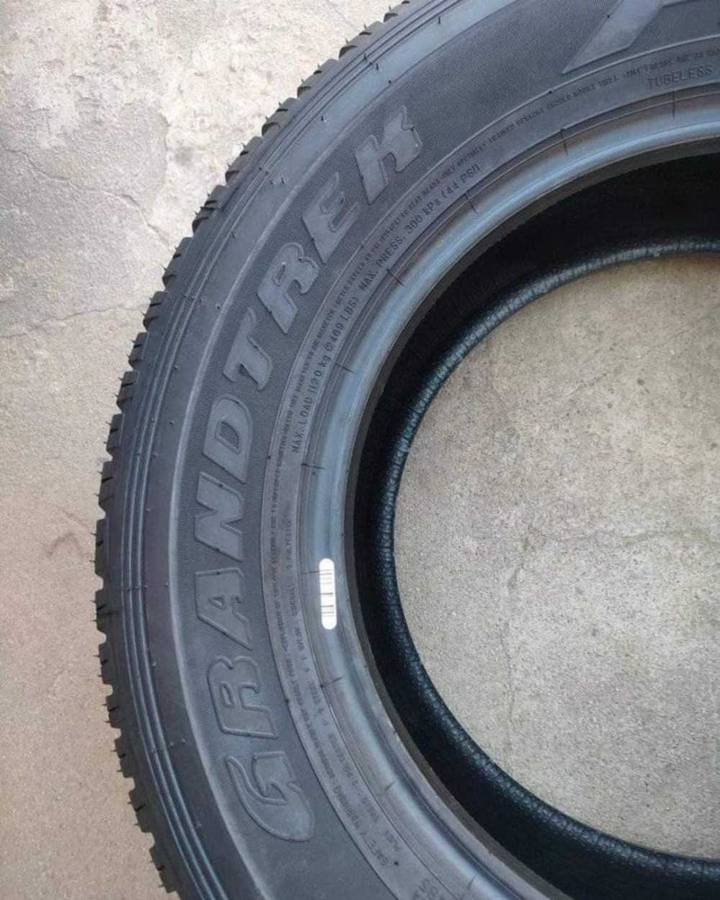 255/65/17 x 4 Dunlop Grandtrak AT25.