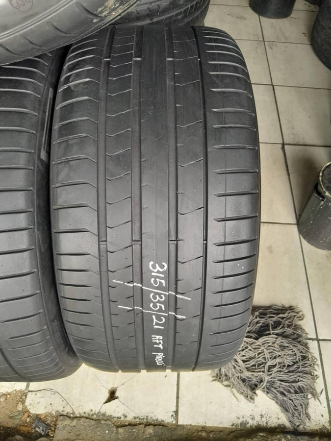 275/40/21, 315/35/21 Pirelli Pzrro runflat tyres.