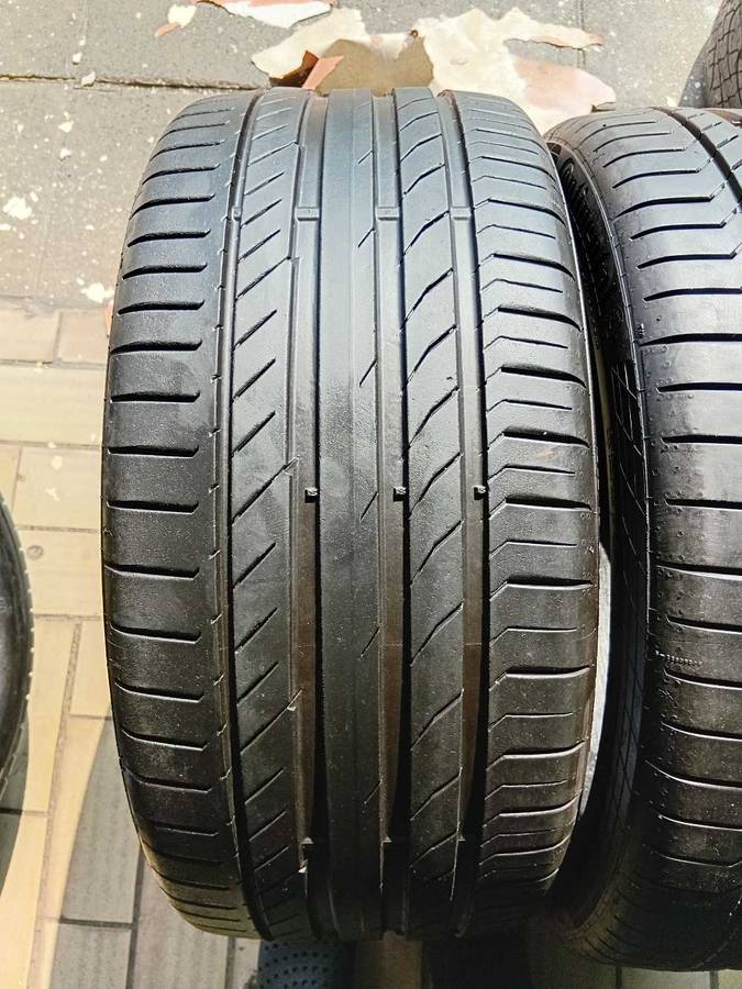 255/40/20 × 2 Continental ContiSportContact. 80% thread life