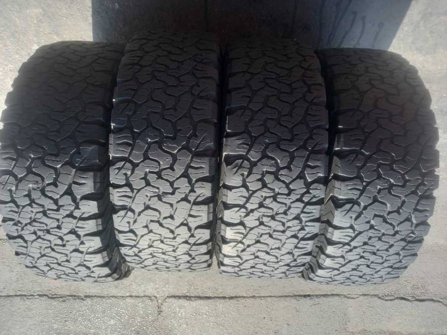 265/60/18 × 4 BF Goodrich AT tyres. 70% life