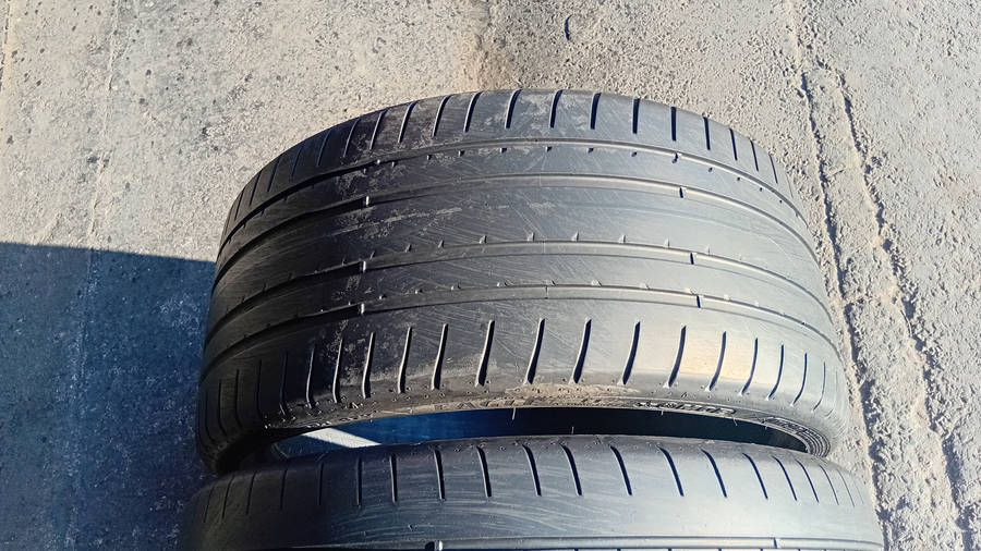 275/30/20 × 2 Goodyear Eagle *Runflat tyres