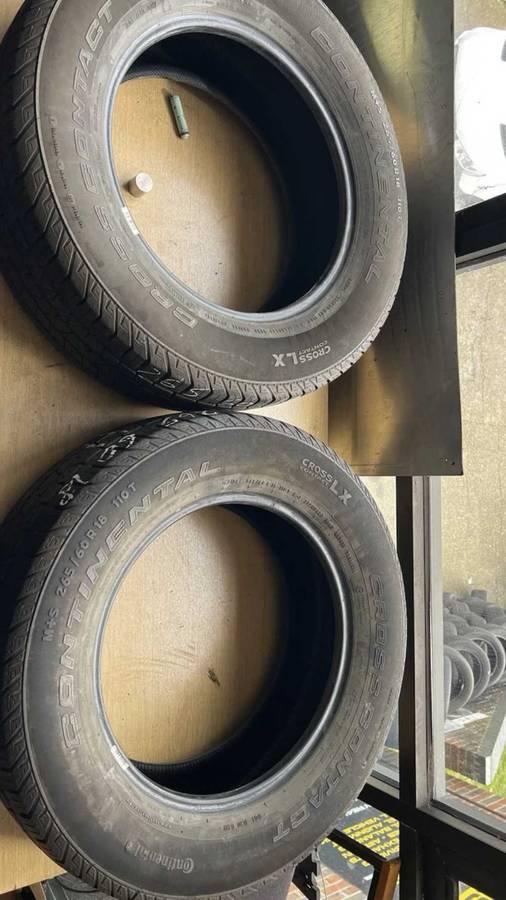 265/60/18 x 4 Dunlop Grandtrak AT. 70% thread life