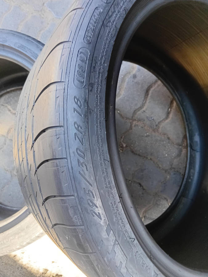 295/30/18 × 2 Michelin Extra loalodge (98Y)