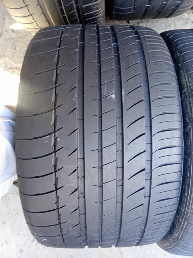 295/30/18 × 2 Michelin Extra loalodge (98Y)