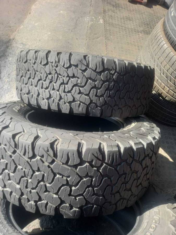 265/60/18 × 4 BF Goodrich AT tyres. 70% life