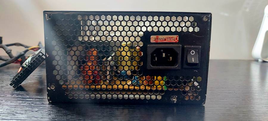 Gigabyte 585W Power Supply
