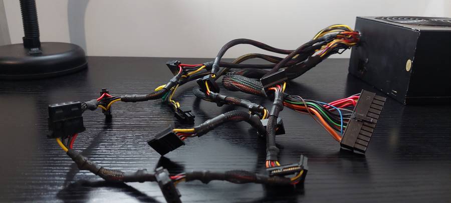Gigabyte 585W Power Supply