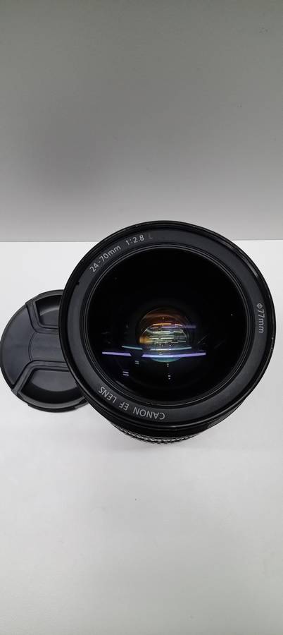 Canon 24-70mm 1:2.8 standard zoom lens