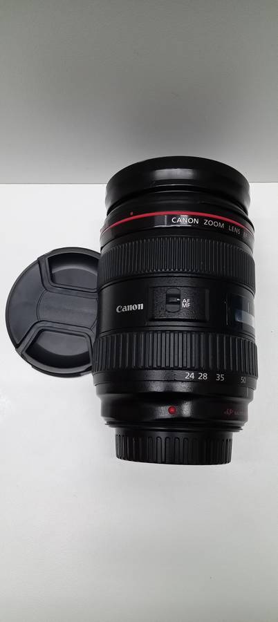 Canon 24-70mm 1:2.8 standard zoom lens