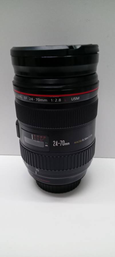 Canon 24-70mm 1:2.8 standard zoom lens