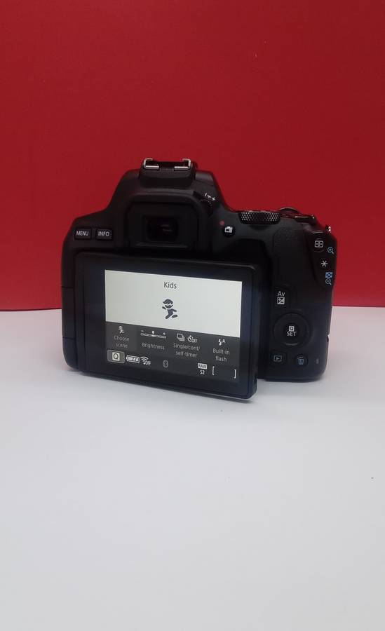 Canon 250d slr 4K camera
