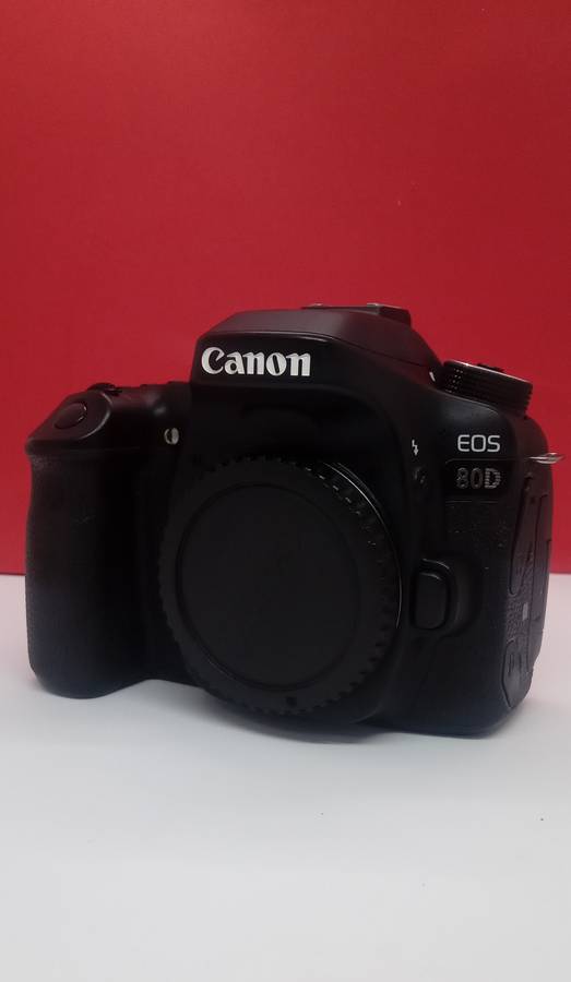 Canon 80D + 18-135mm Zoom lens