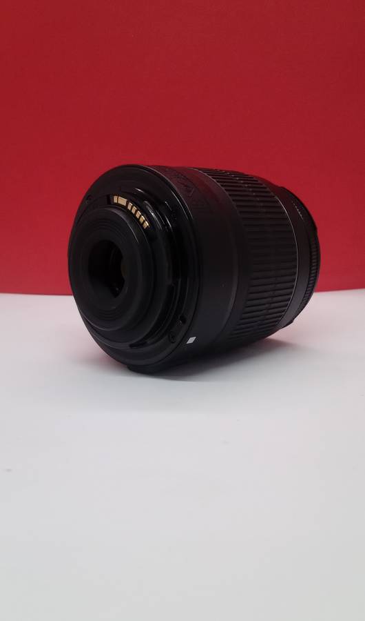 Canon EF 18-55mm standard lens