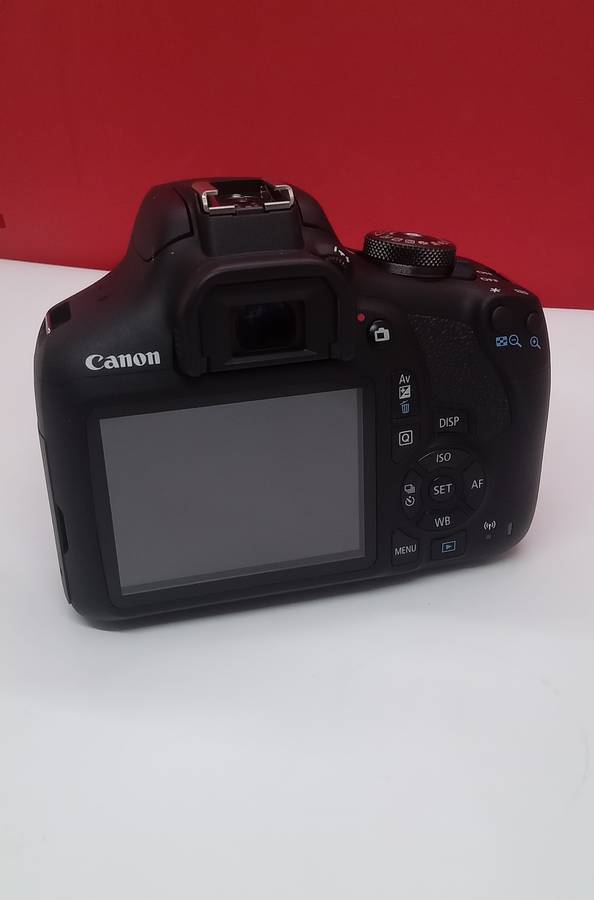Canon 2000d slr camera