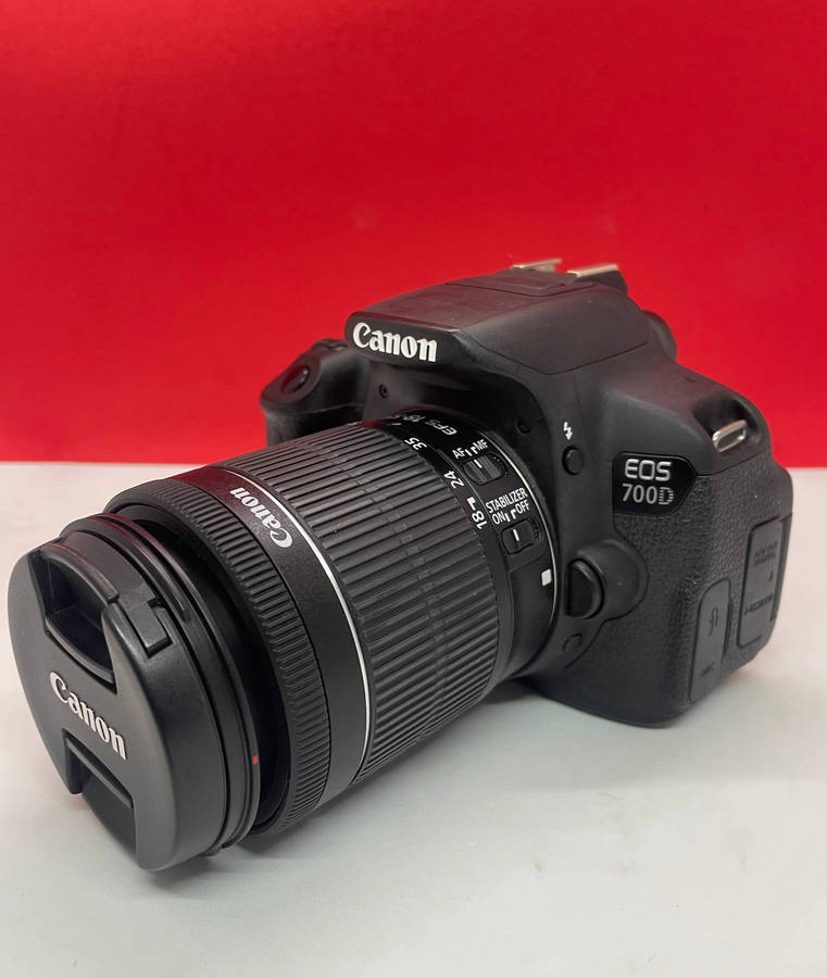 Canon 700d slr camera