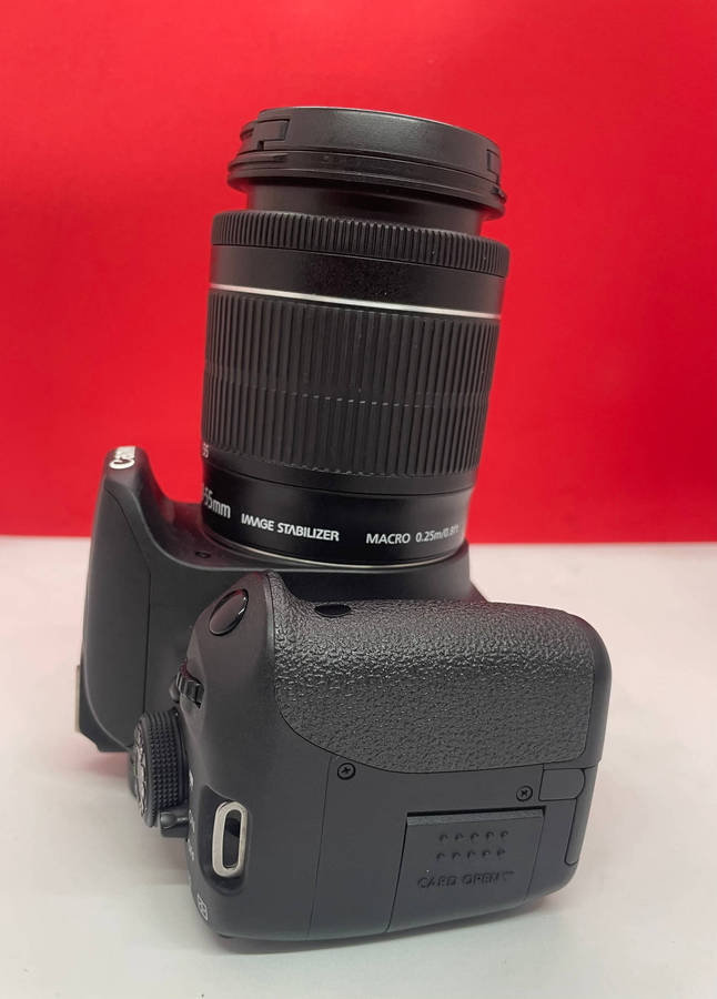 Canon 700d slr camera