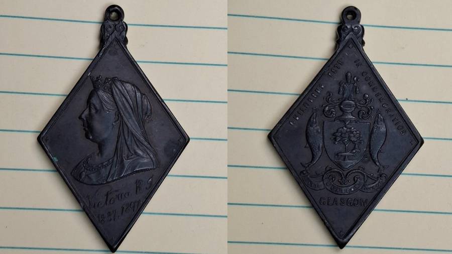 1897 - Scotland - Queen Victoria Diamond Jubilee 1897 - Glasgow Children's Fete - Mintage 93 000 -