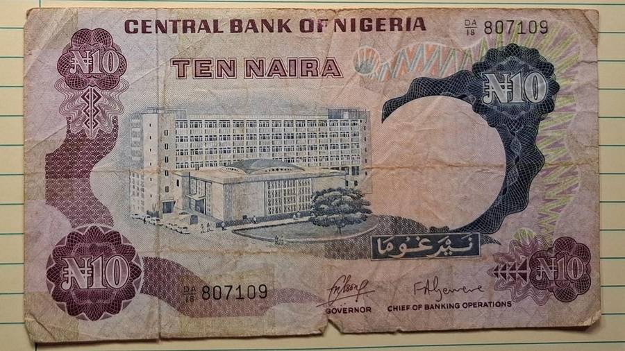 1973-1978 - Nigeria - 10 Naira - Signature: Clement Nyong Isong (CNI) +  - Demonetised Yes - DA18 80