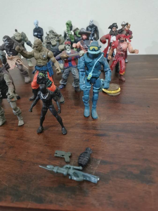 Action Figure Collection of x22 Individuals - see pics