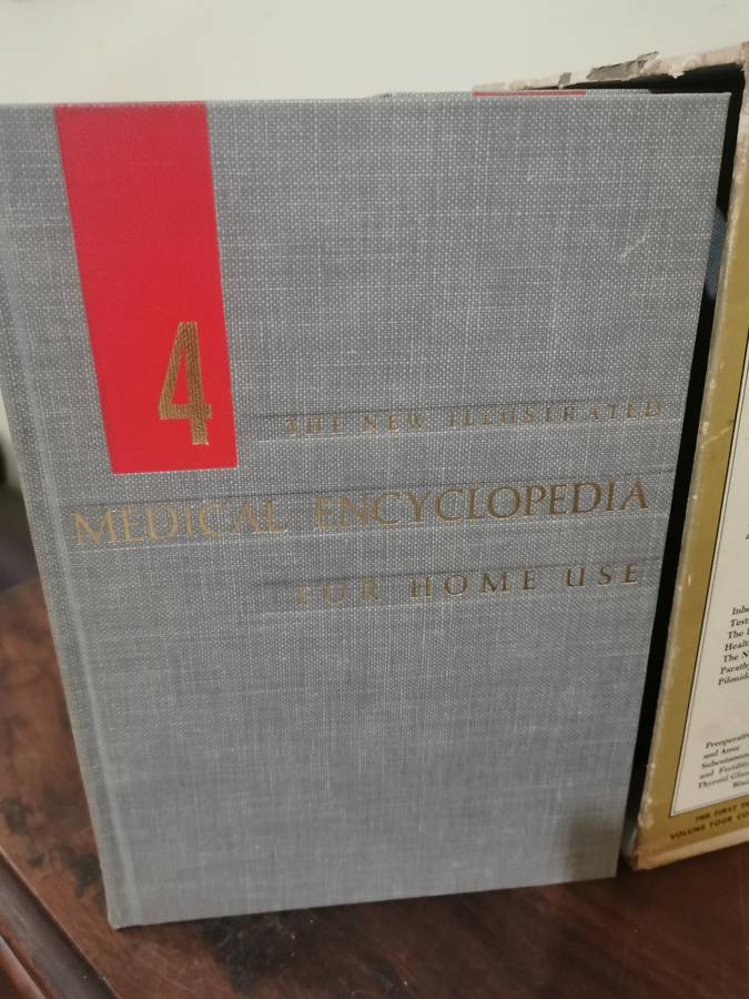 Vintage The New Illustrated Medical Encyclopedia Box Set Books