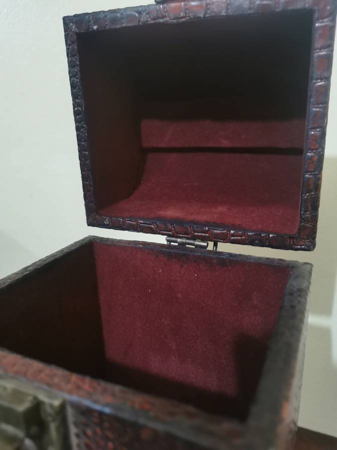 Vintage Wine or Whiskey Bottle Case