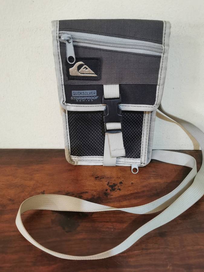 Quicksilver Stormproof Series Vintage Sling Bag-Wallet