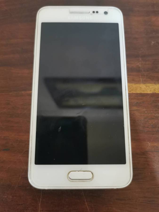 Samsung Galaxy A3 Tablet and Smartphone Combo