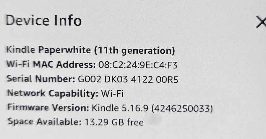 Amazon Kindle Paperwhite - 11th Generation - 16GB - Wi-Fi - 6.5 Inch with Case (Waterproof)
