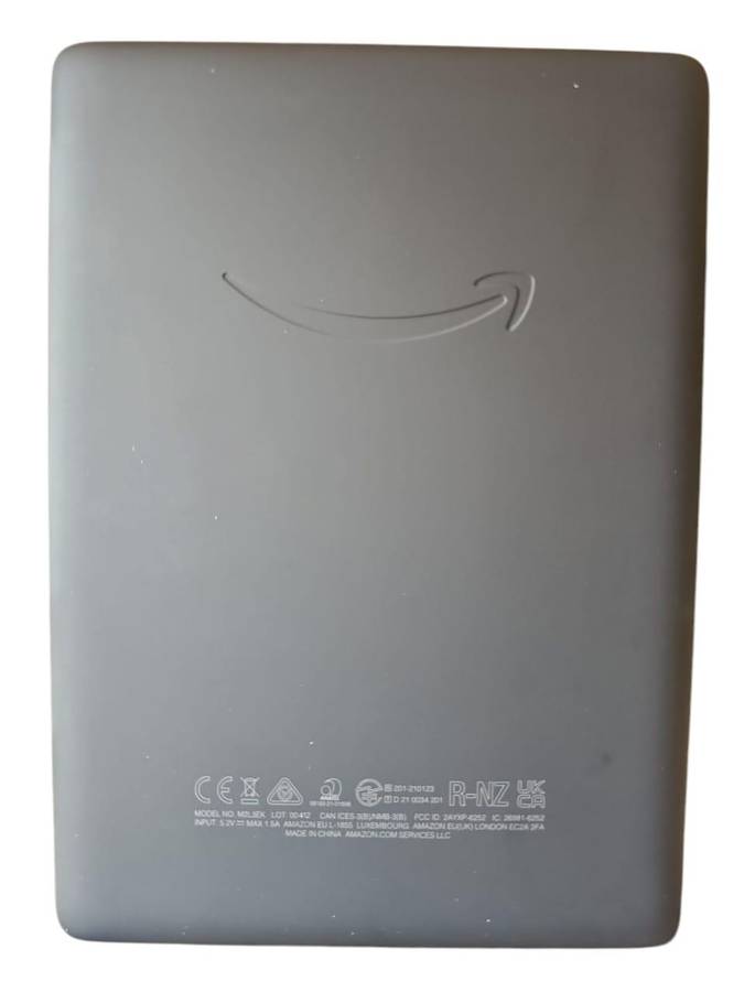 Amazon Kindle Paperwhite - 11th Generation - 16GB - Wi-Fi - 6.5 Inch with Case (Waterproof)