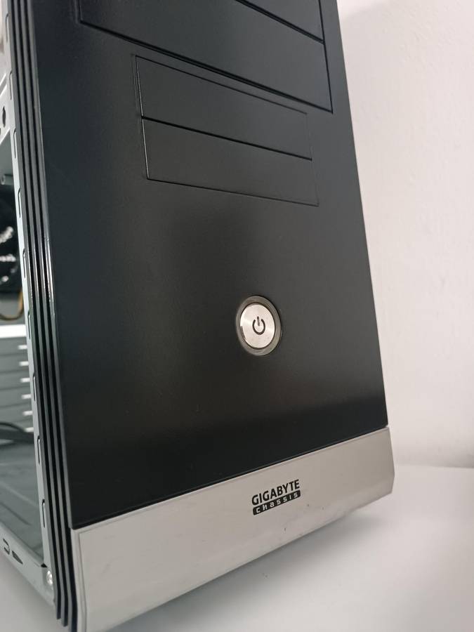 Gigabyte PC Case with PSU