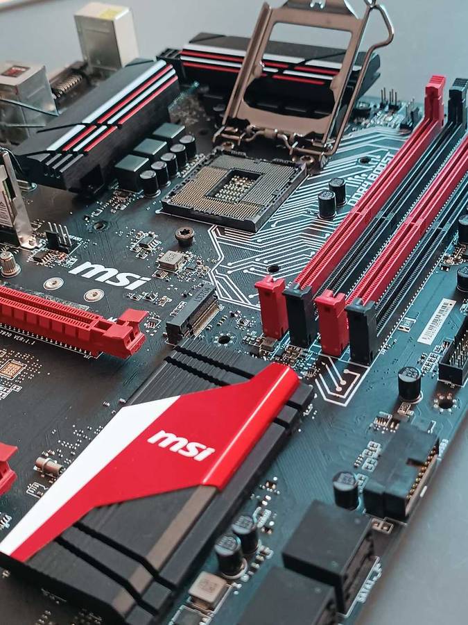 MSi Z170A Tomahawk Motherboard
