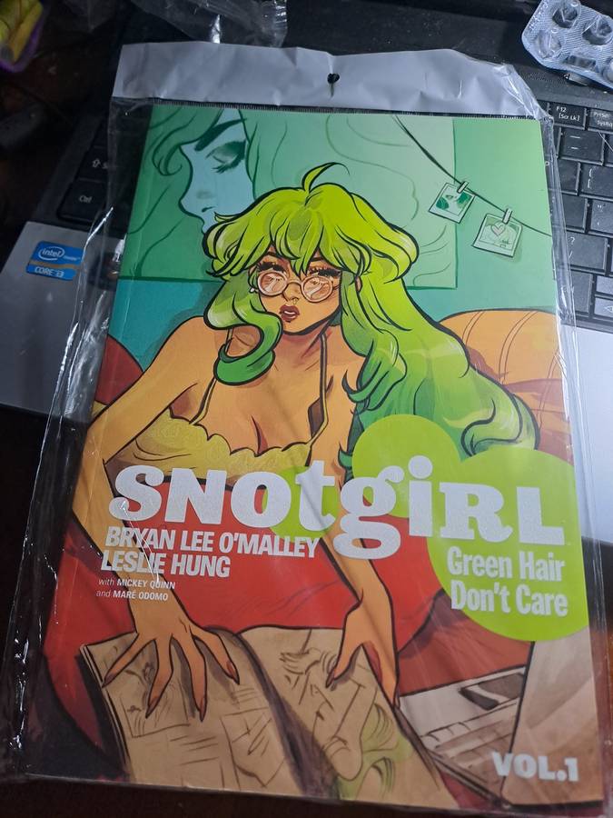 Snotgirl Vol.1 Green Hair Don't Care [ISBN 9781534300361] (Image)