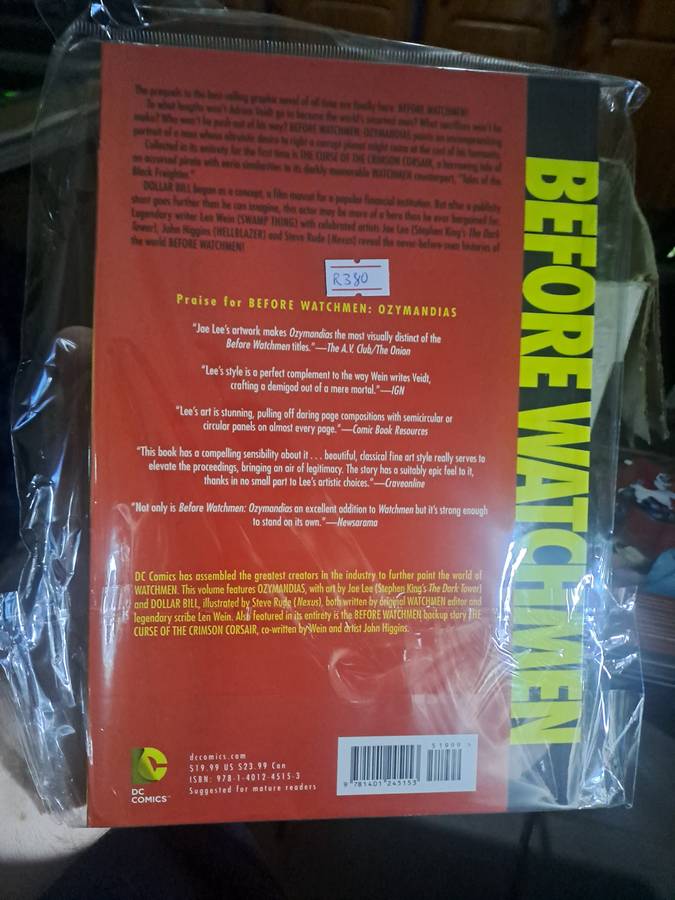 Before Watchmen [ISBN 9781401245153] (DC)