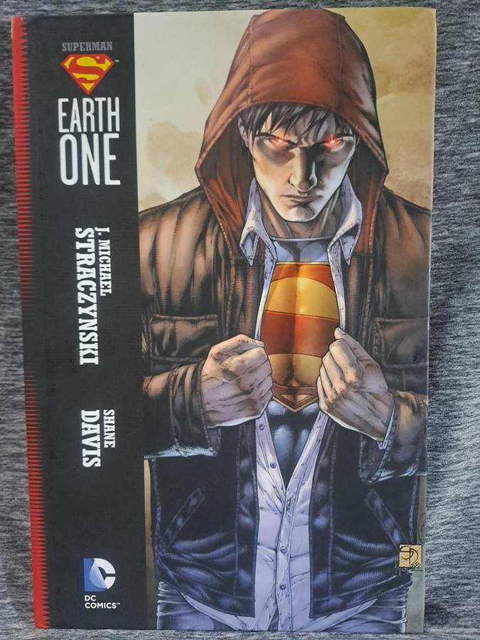 Superman Earth One [ISBN 9781401224684](DC Comics)