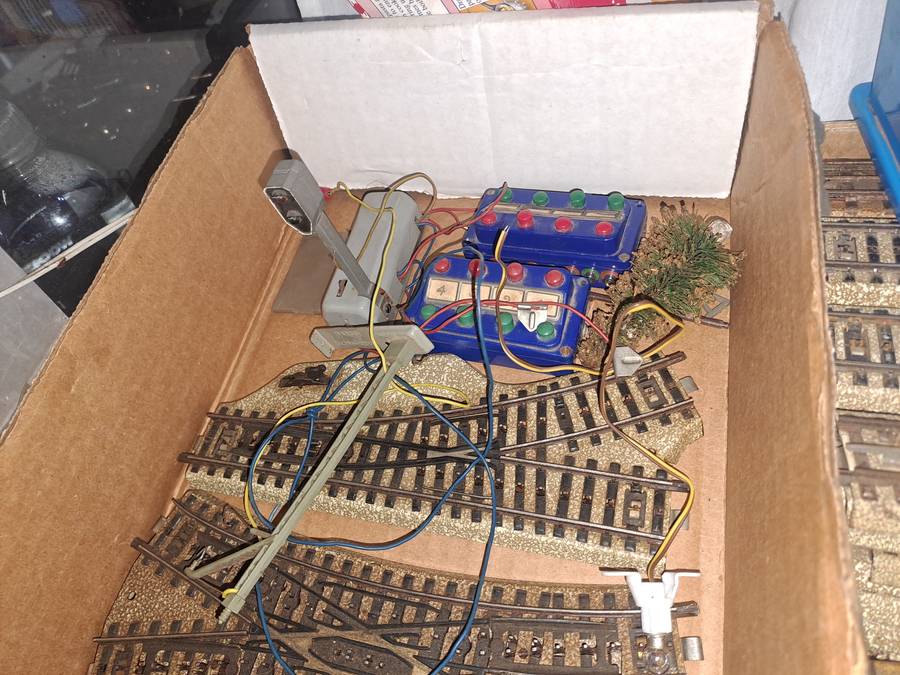 Marklin "m" HO metal 3rd train tracks not tested